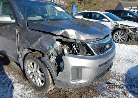 2015 Kia Sorento Lx z USA, uszkodzony, nr VIN 5XYKT3A6XFG654737